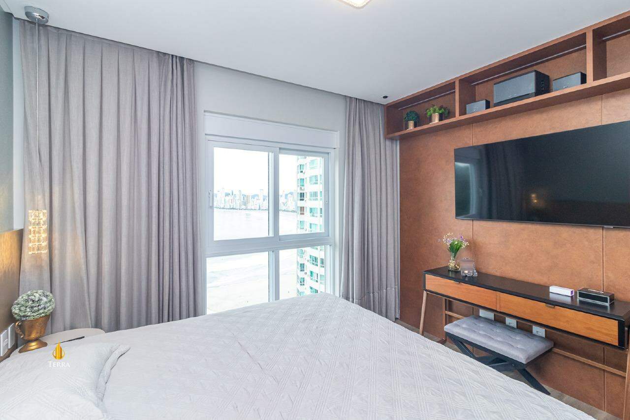 Italian Residence Apartamento com 4 quartos, Pioneiros: 