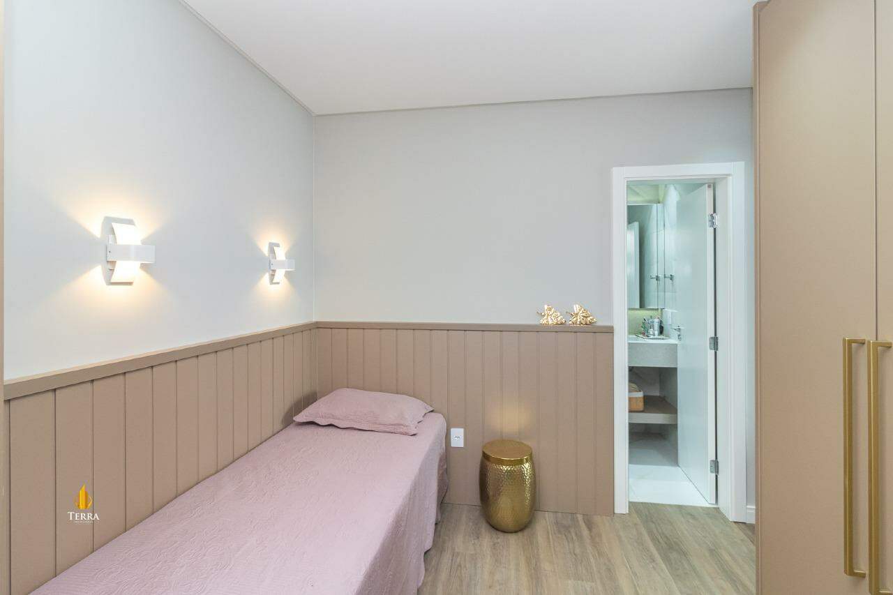Italian Residence Apartamento com 4 quartos, Pioneiros: 