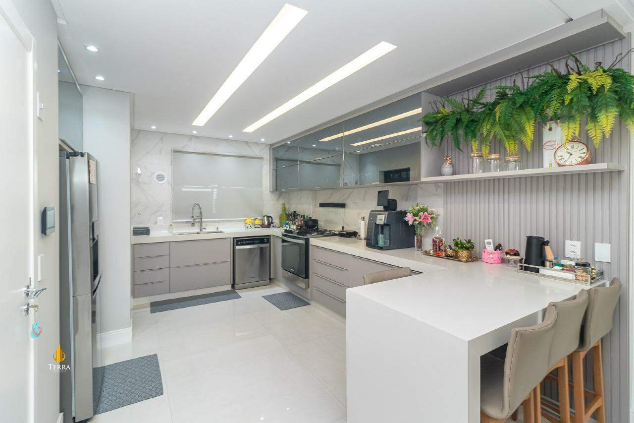 Italian Residence Apartamento com 4 quartos, Pioneiros: 