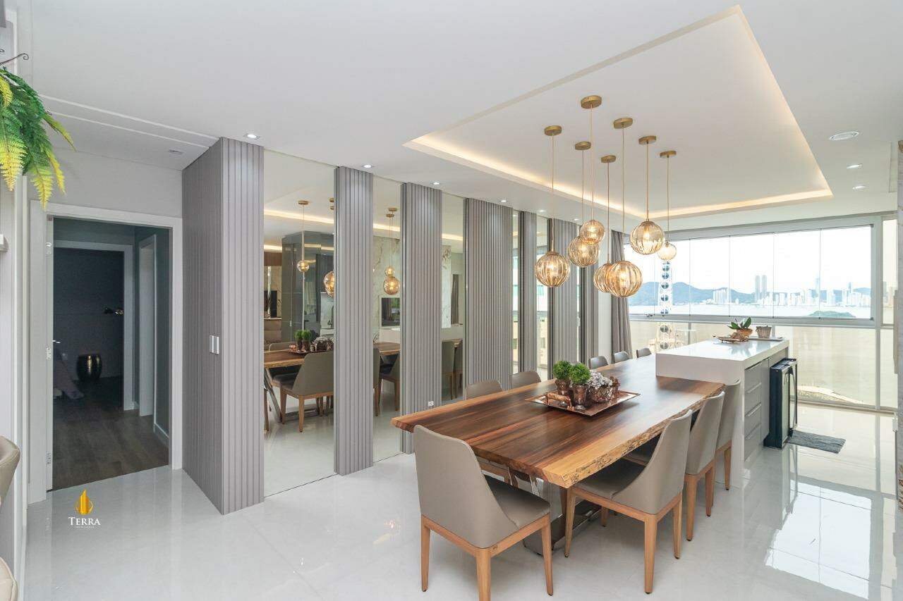 Italian Residence Apartamento com 4 quartos, Pioneiros: 