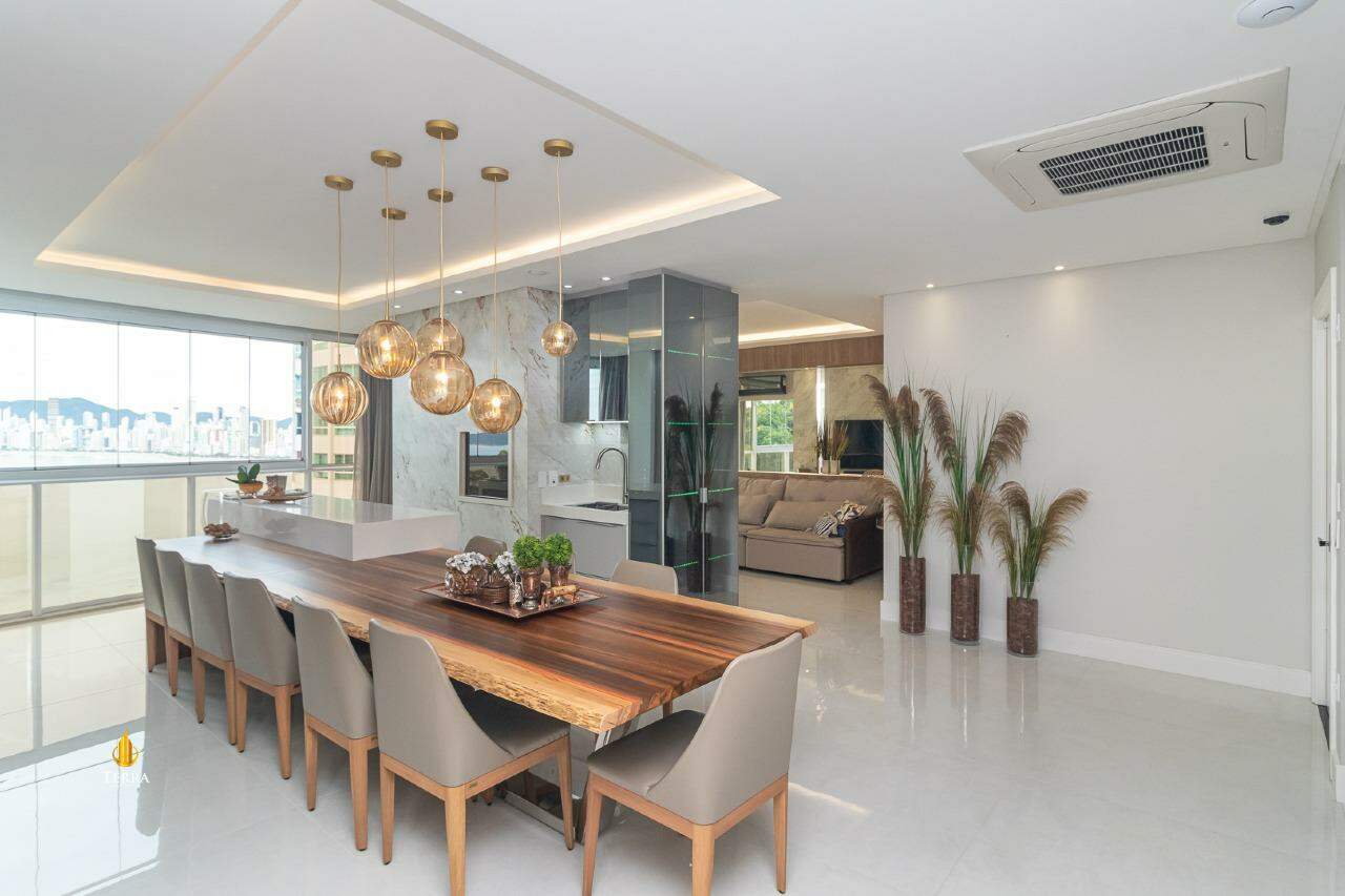 Italian Residence Apartamento com 4 quartos, Pioneiros: 