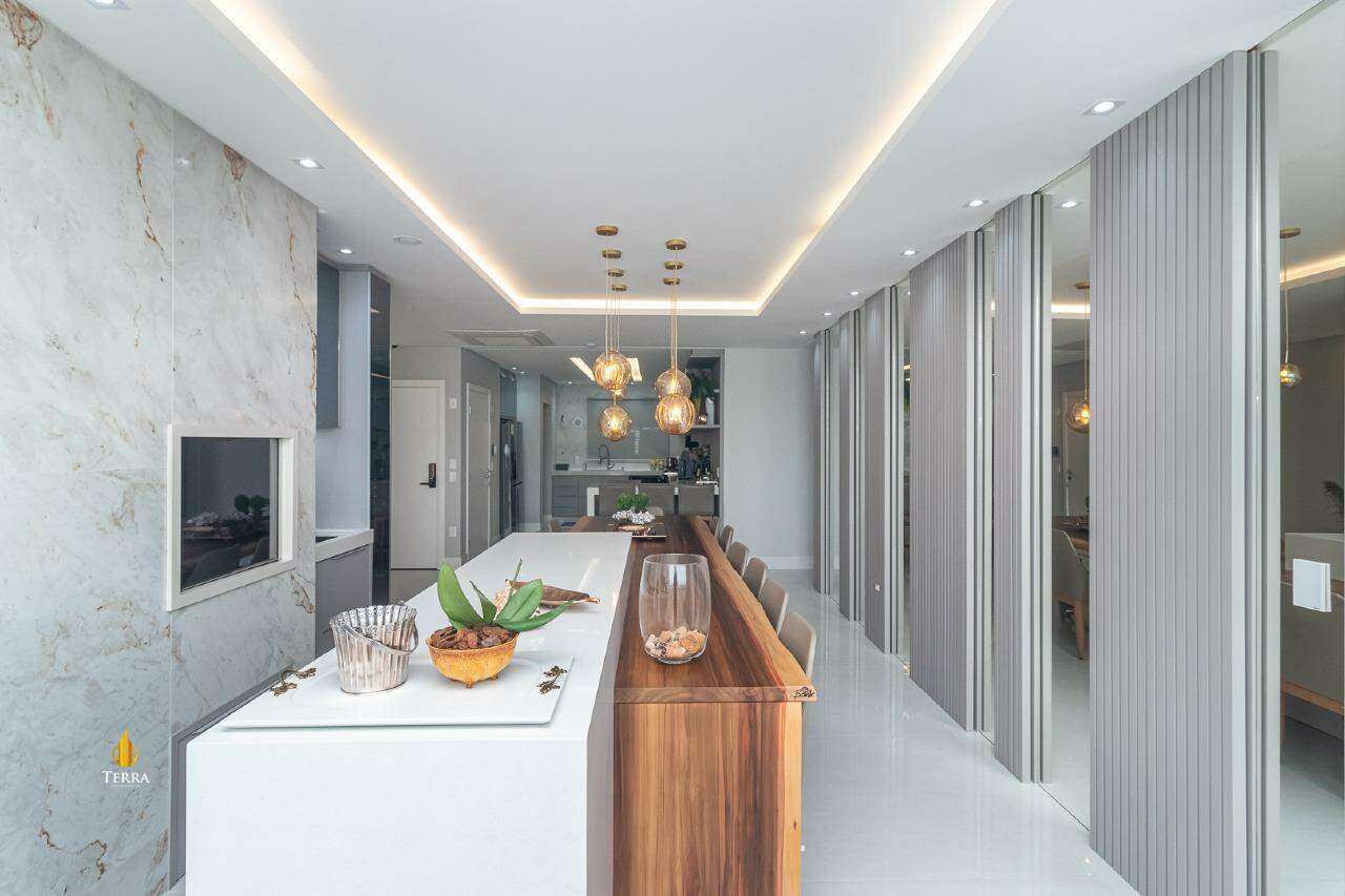 Italian Residence Apartamento com 4 quartos, Pioneiros: 