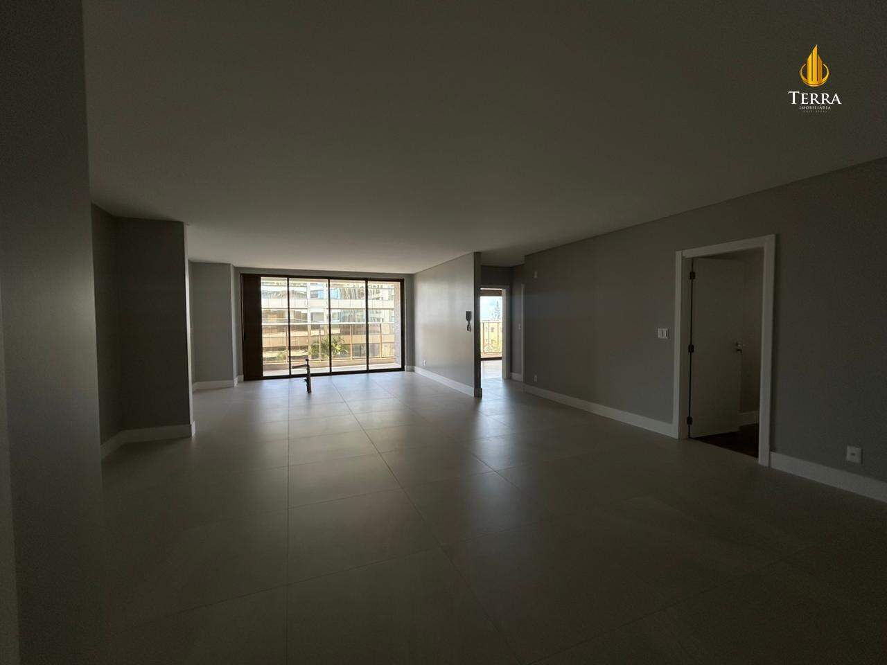 Ocean Wind Praia Brava Apartamento com 3 quartos, Praia Brava: 