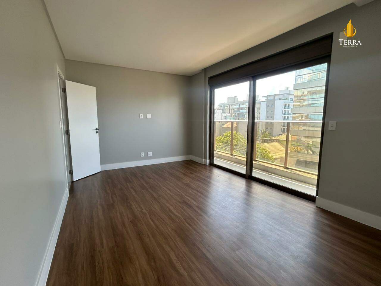 Ocean Wind Praia Brava Apartamento com 3 quartos, Praia Brava: 