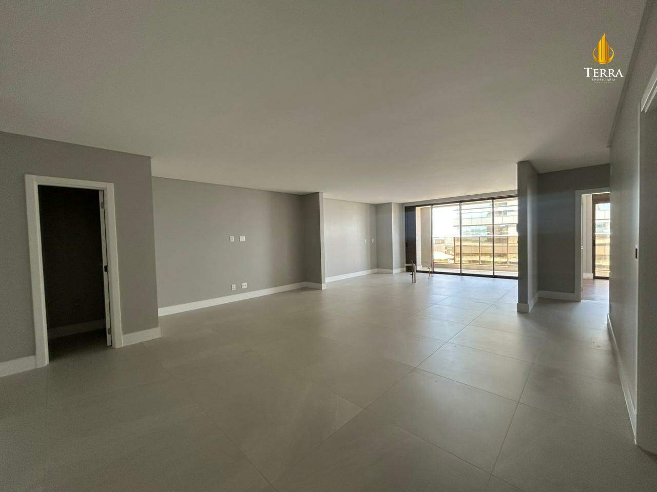 Ocean Wind Praia Brava Apartamento com 3 quartos, Praia Brava: 
