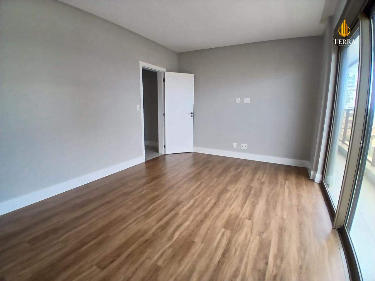 Ocean Wind Praia Brava Apartamento com 3 quartos, Praia Brava: 