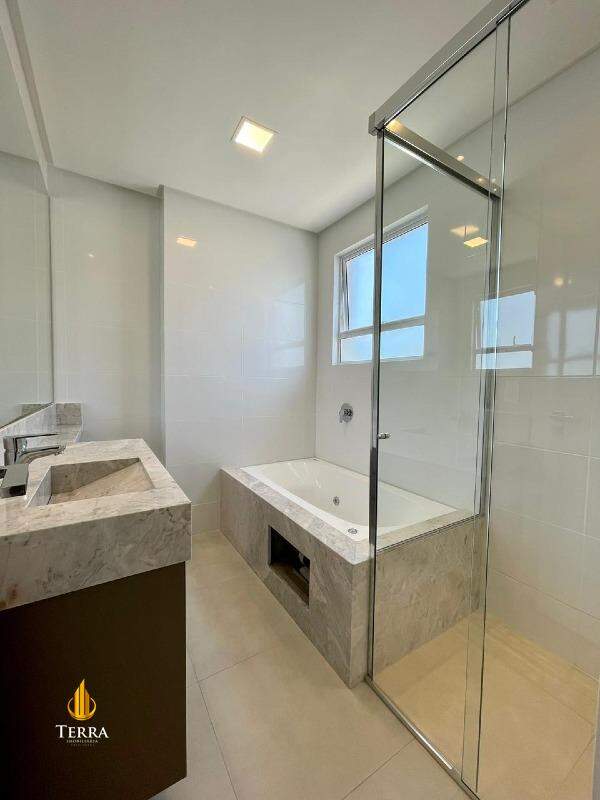 Montpellier Residence Apartamento com 3 quartos, Pioneiros: 