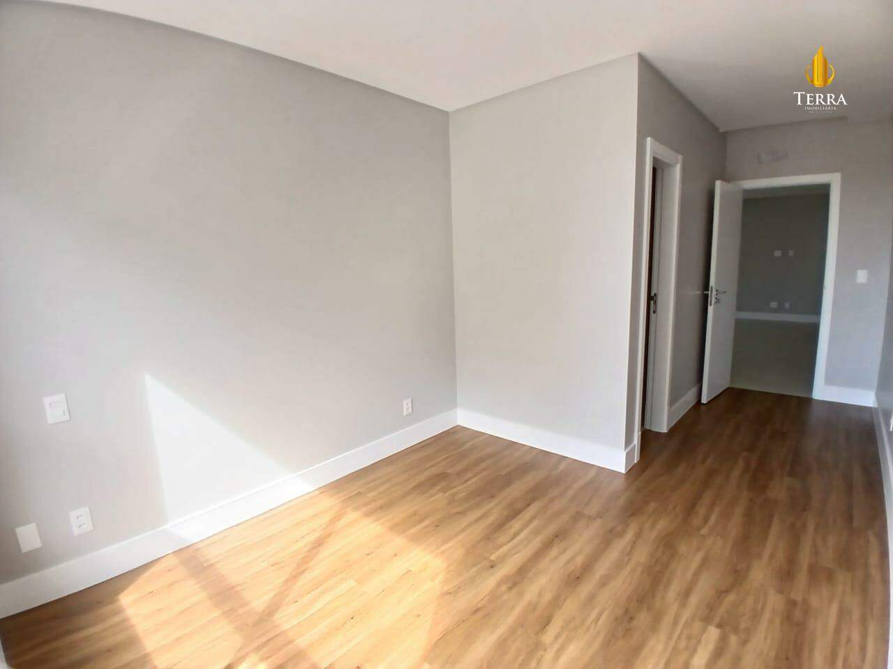 Ocean Wind Praia Brava Apartamento com 3 quartos, Praia Brava: 