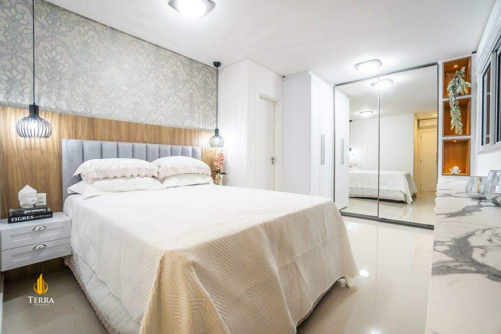 Apartamento com 4 quartos, Centro: 