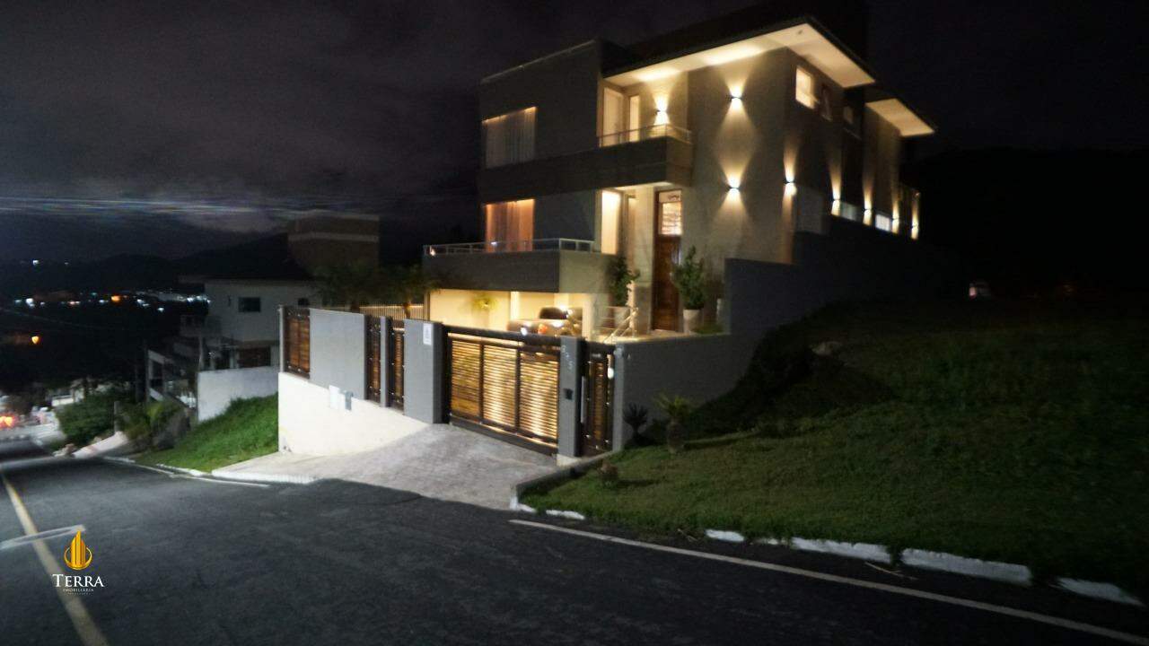  Casa com 3 quartos, Ariribá: 