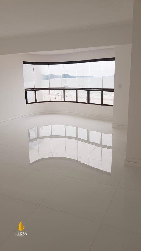  Apartamento com 3 quartos, Centro: 