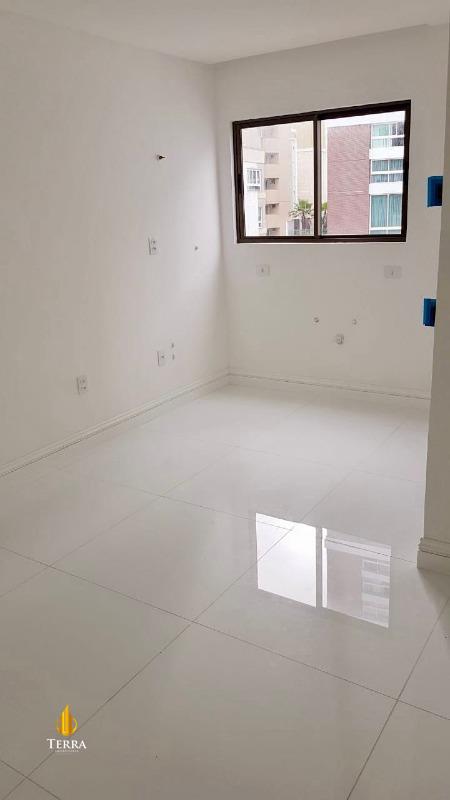  Apartamento com 3 quartos, Centro: 