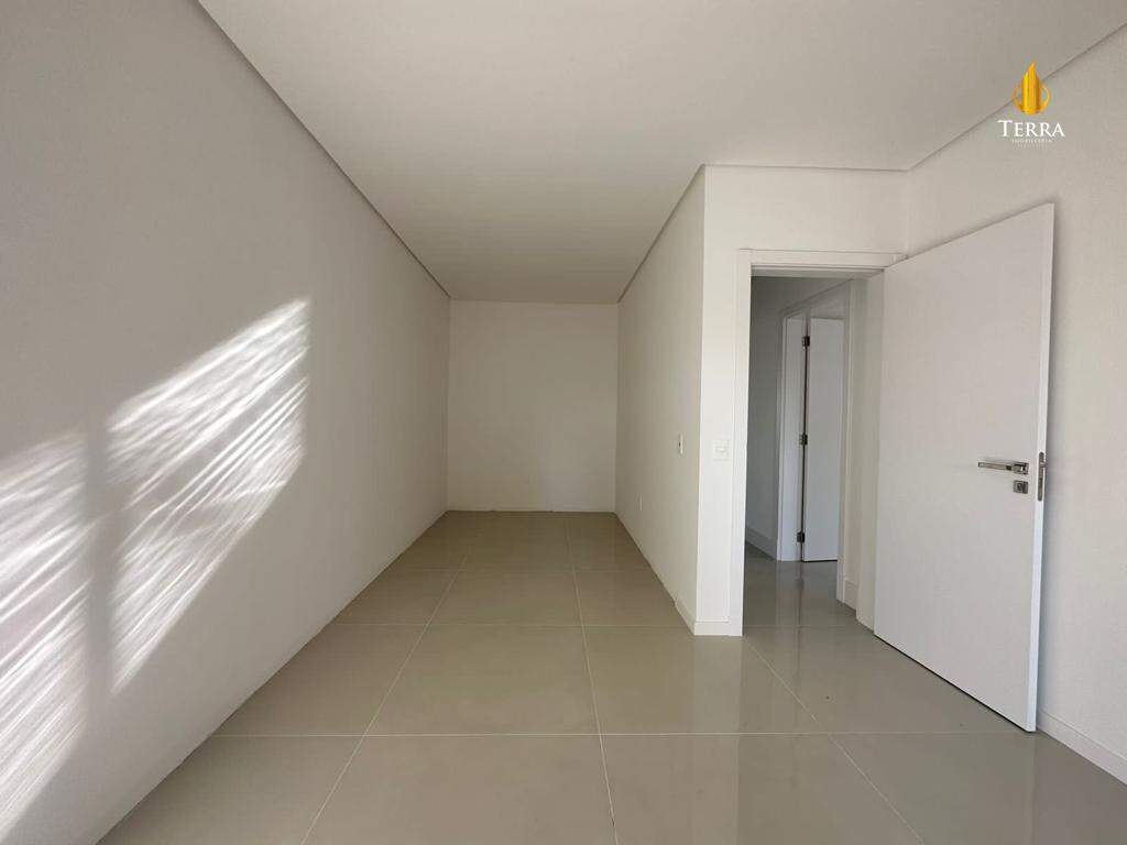 Brava Palace Residence Apartamento com 3 quartos, Praia Brava: 