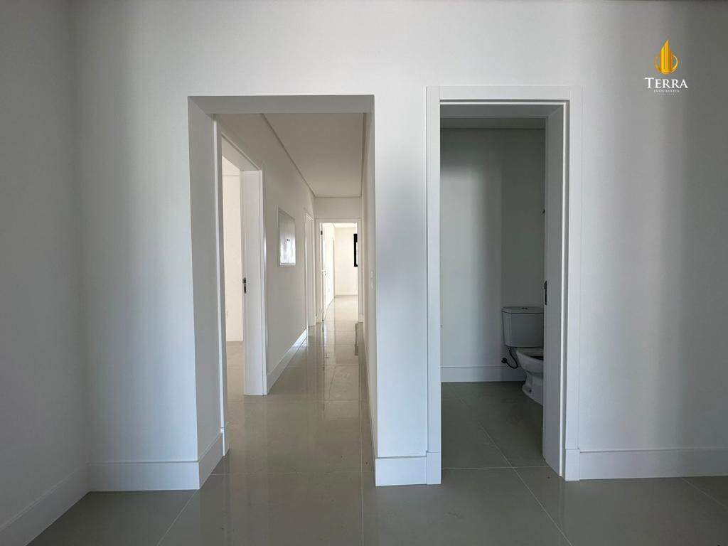 Brava Palace Residence Apartamento com 3 quartos, Praia Brava: 