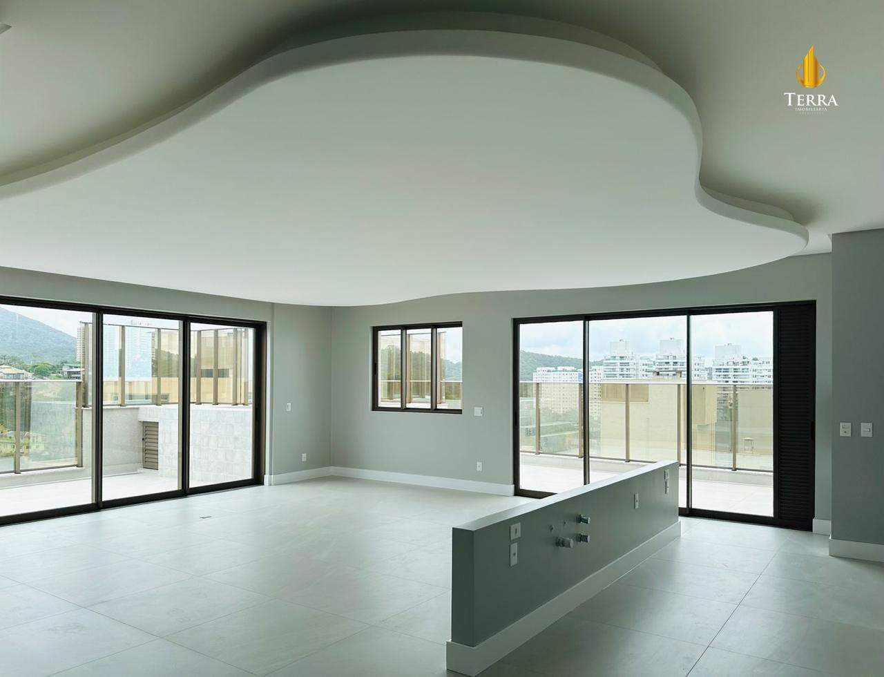 Jk 399 Apartamento com 4 quartos, Praia Brava: 