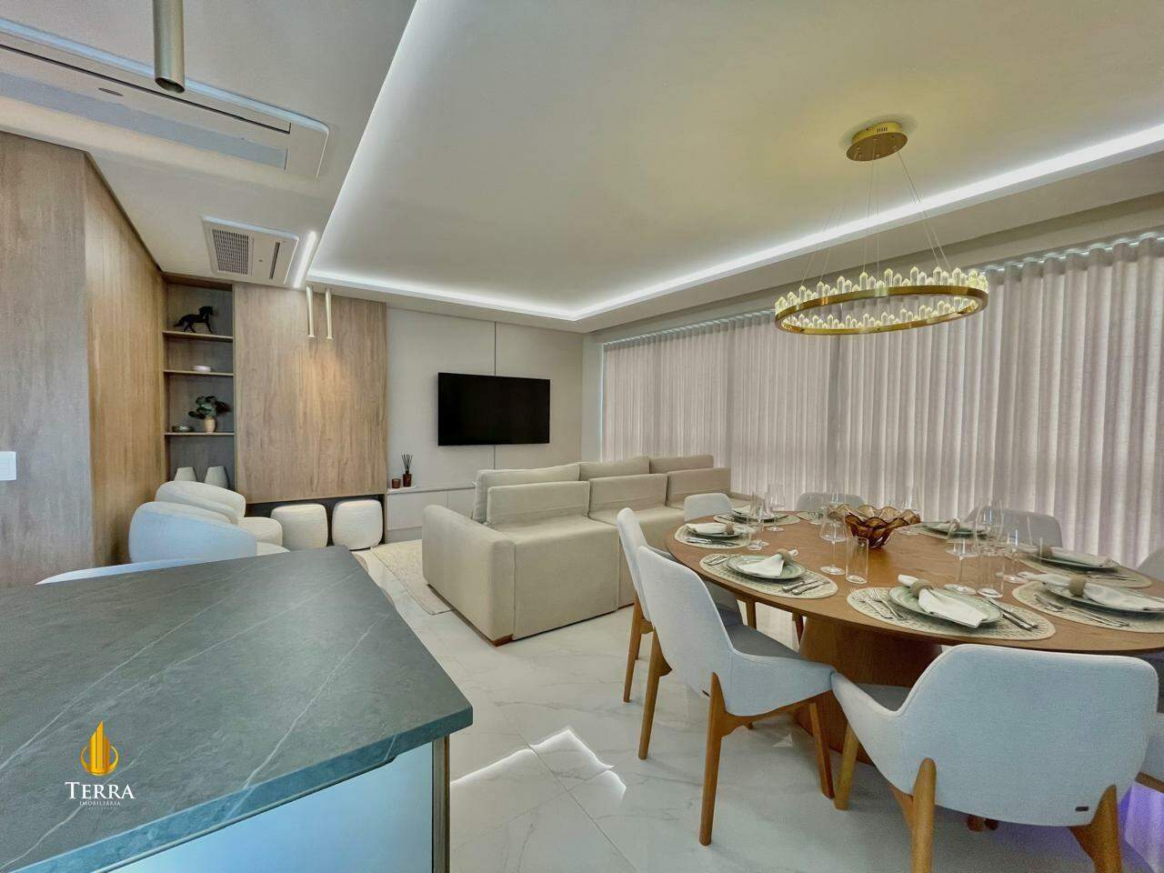 Skyline Tower Apartamento com 4 quartos, Pioneiros: 