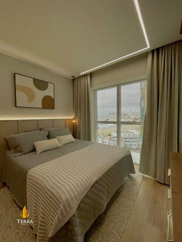 Skyline Tower Apartamento com 4 quartos, Pioneiros: 
