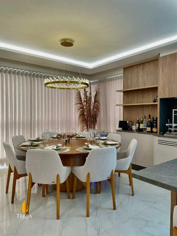 Skyline Tower Apartamento com 4 quartos, Pioneiros: 