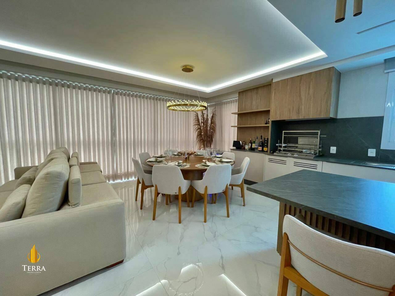 Skyline Tower Apartamento com 4 quartos, Pioneiros: 