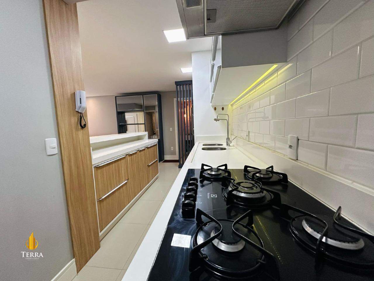 Edifício Brava Hills Apartamento com 2 quartos, Praia dos Amores: 