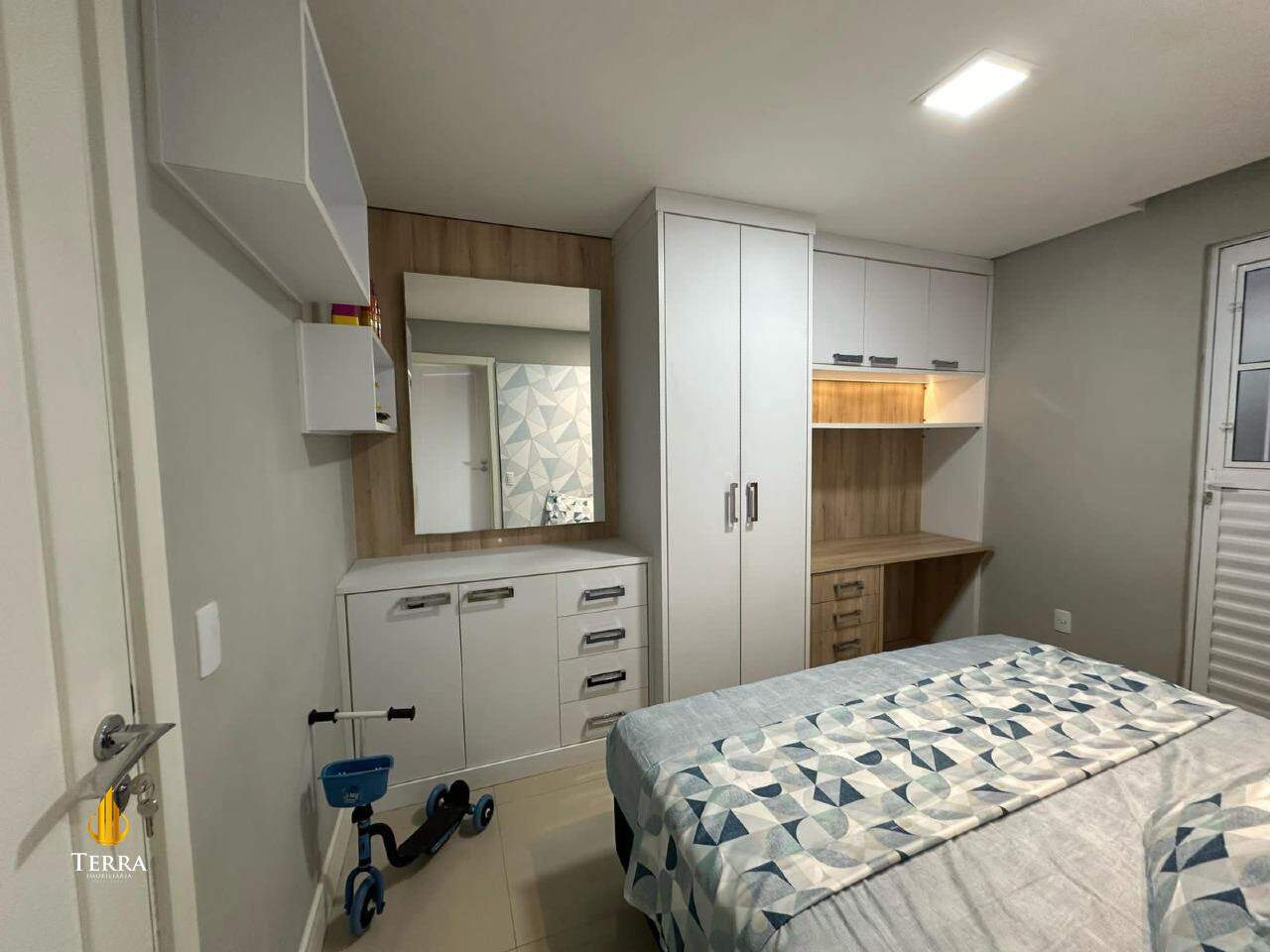 Edifício Brava Hills Apartamento com 2 quartos, Praia dos Amores: 