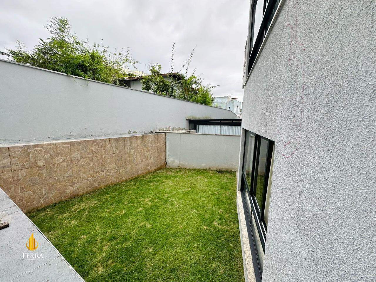 Edifício Brava Hills Apartamento com 2 quartos, Praia dos Amores: 