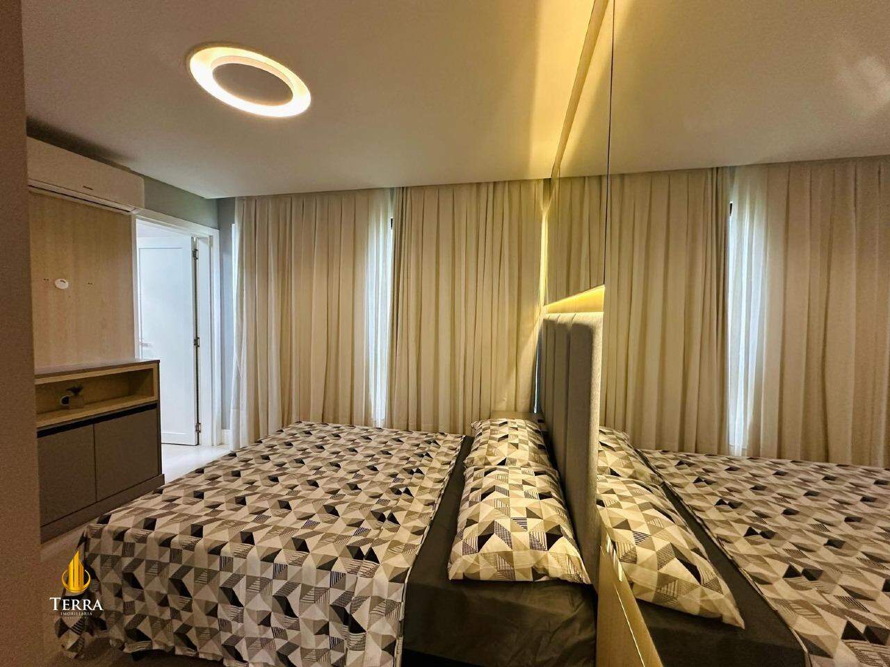 Edifício Brava Hills Apartamento com 2 quartos, Praia dos Amores: 