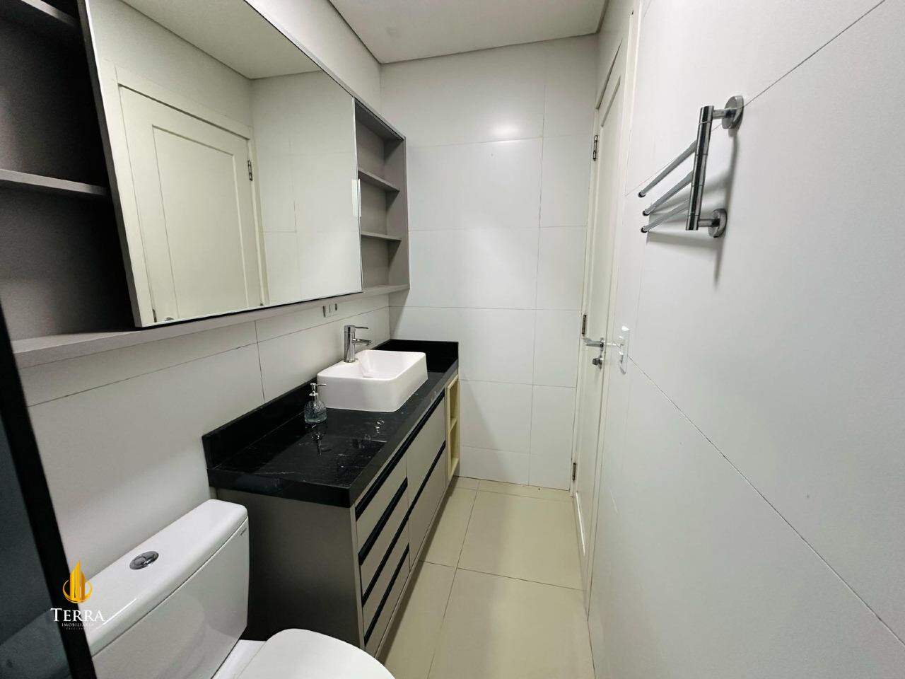 Edifício Brava Hills Apartamento com 2 quartos, Praia dos Amores: 