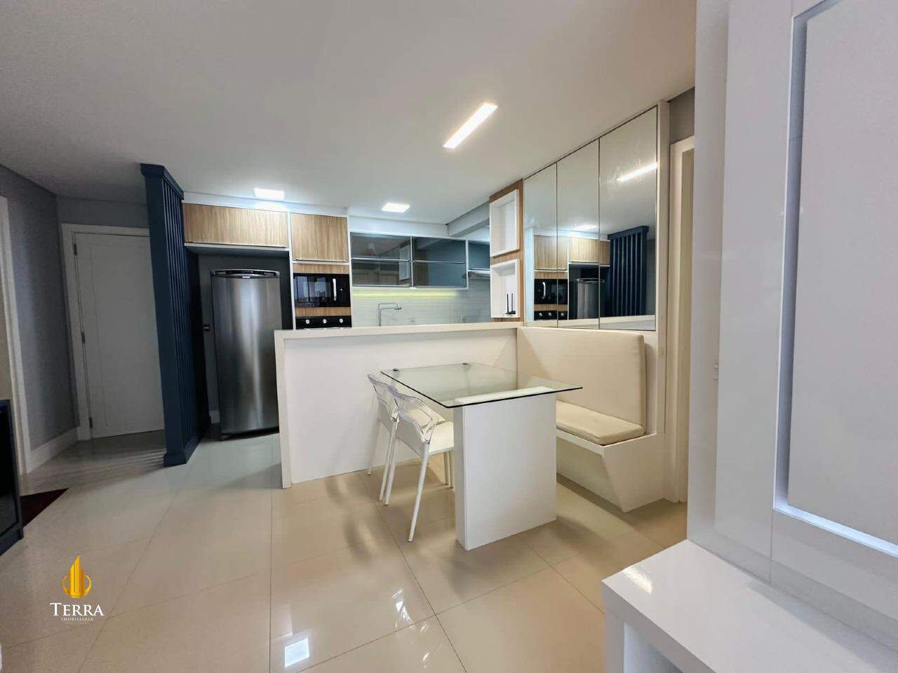 Edifício Brava Hills Apartamento com 2 quartos, Praia dos Amores: 