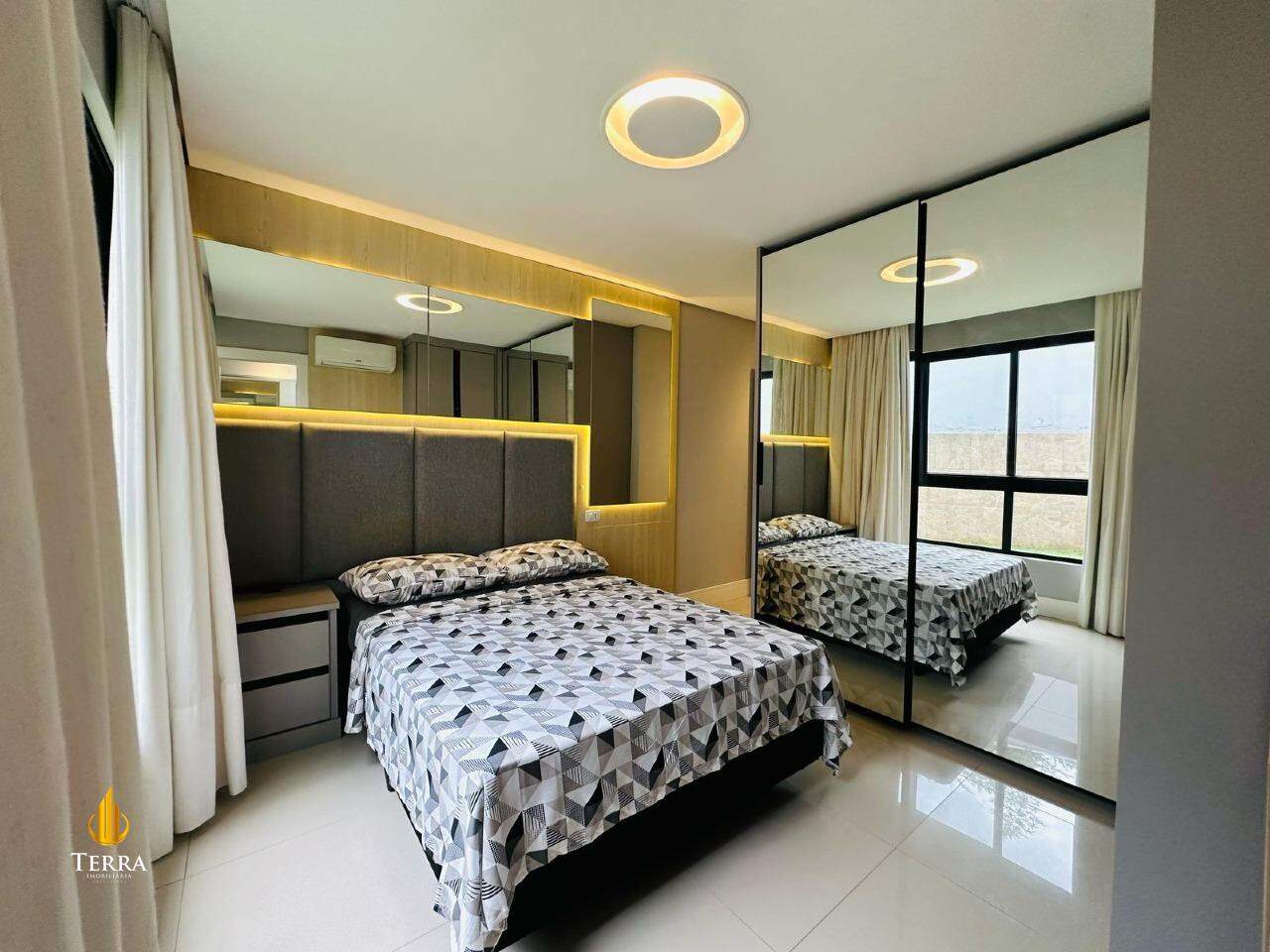 Edifício Brava Hills Apartamento com 2 quartos, Praia dos Amores: 