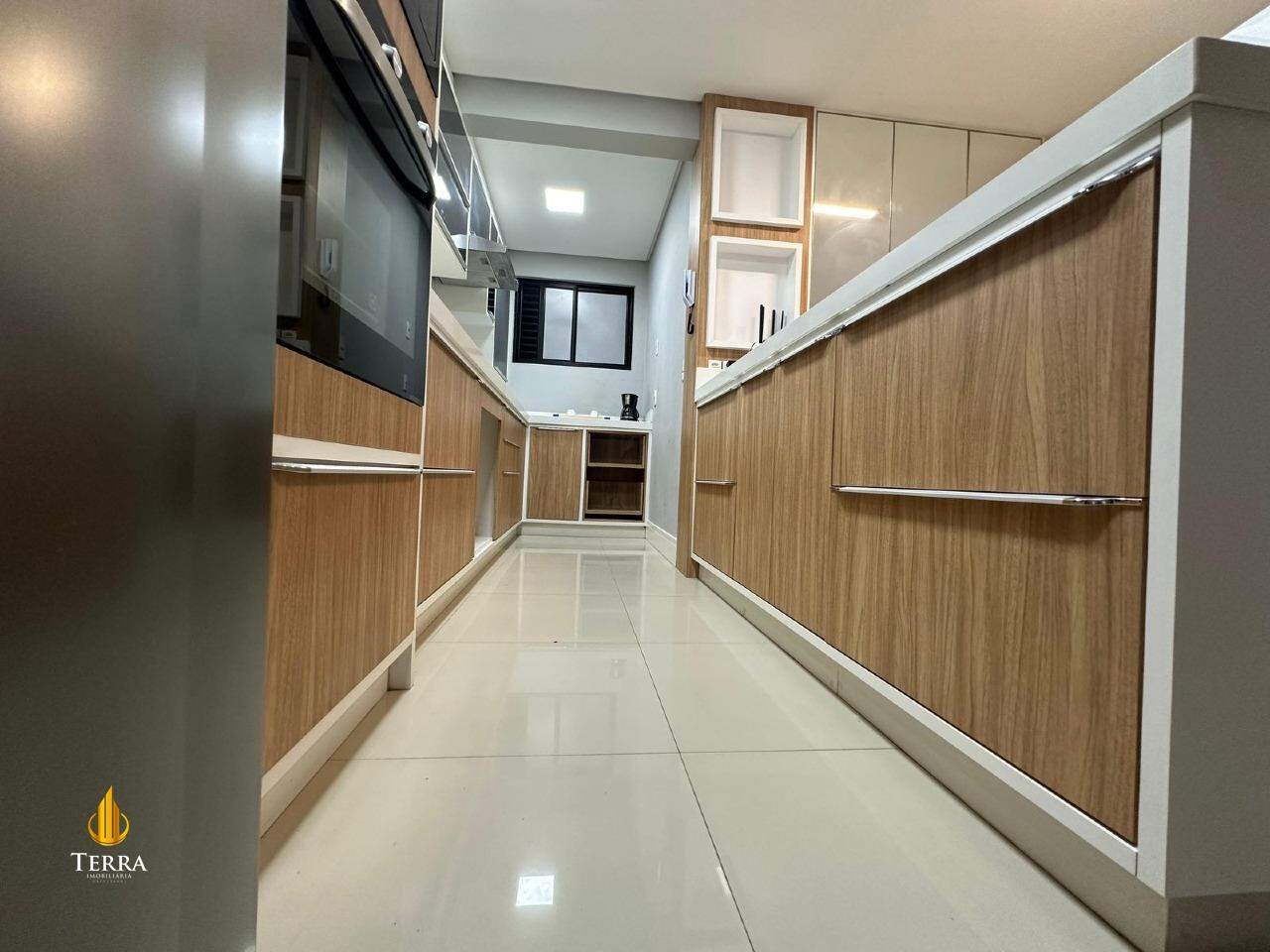 Edifício Brava Hills Apartamento com 2 quartos, Praia dos Amores: 