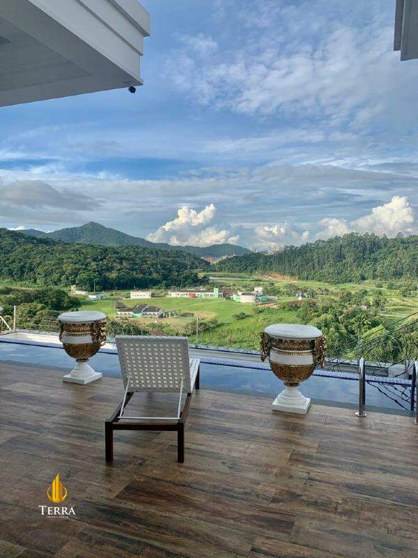 Condomínio Mirante Camboriú Casa em Condomínio com 4 quartos, Distrito Rio do Meio : 
