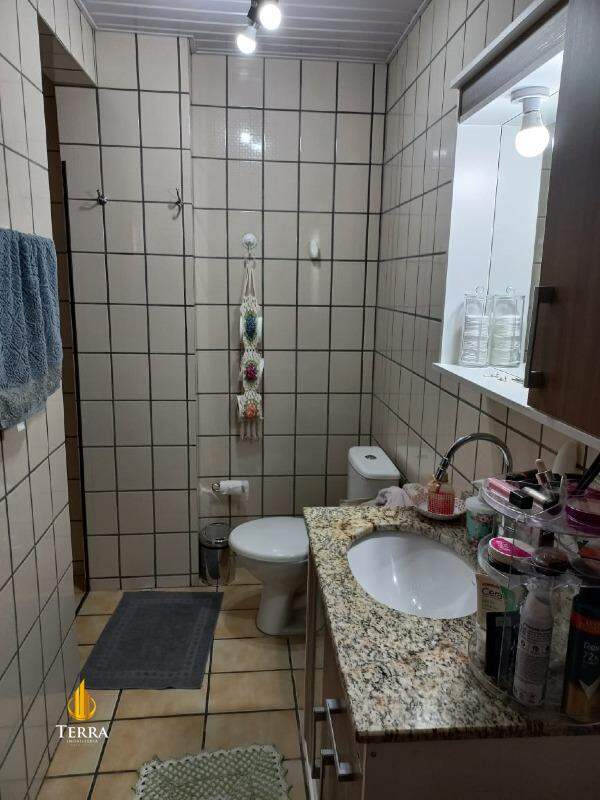 Edifício Fernanda e Daniel Apartamento com 3 quartos, Vila Operária: 