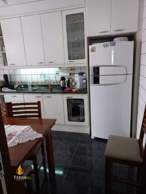 Edifício Fernanda e Daniel Apartamento com 3 quartos, Vila Operária: 