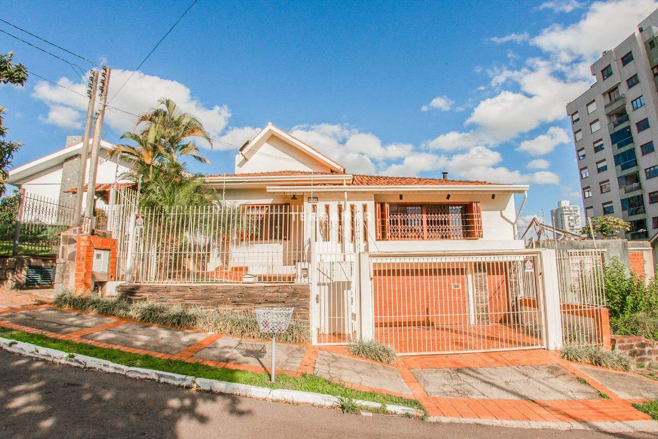 Casa à venda no Centro: 