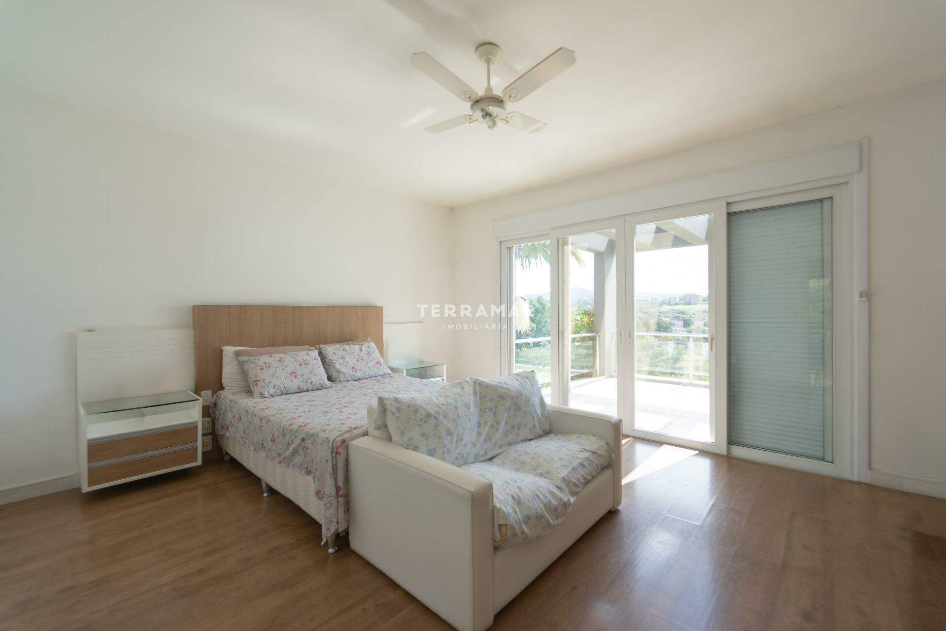 Casa em condomínio à venda no Canudos: 