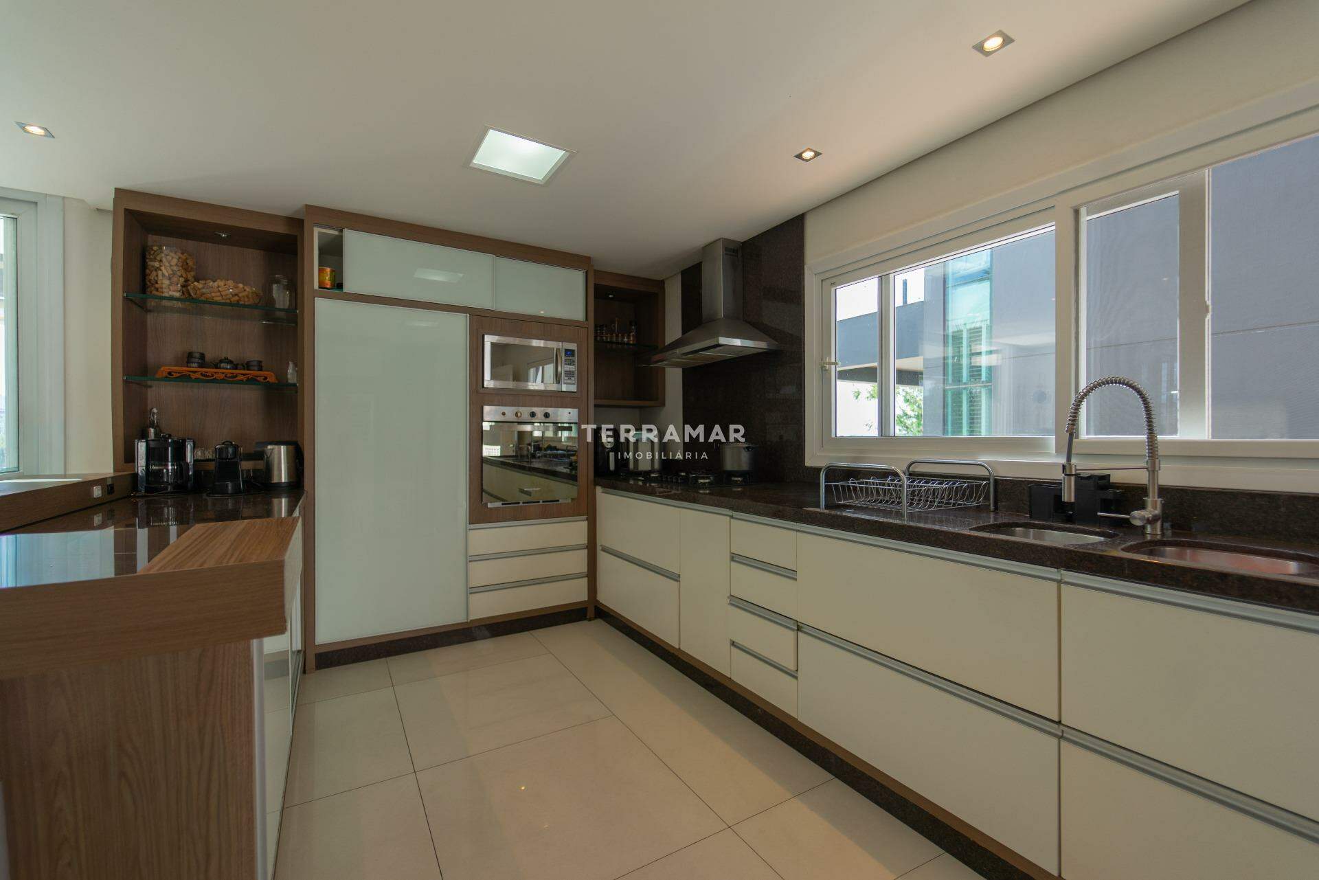 Casa em condomínio à venda no Canudos: 