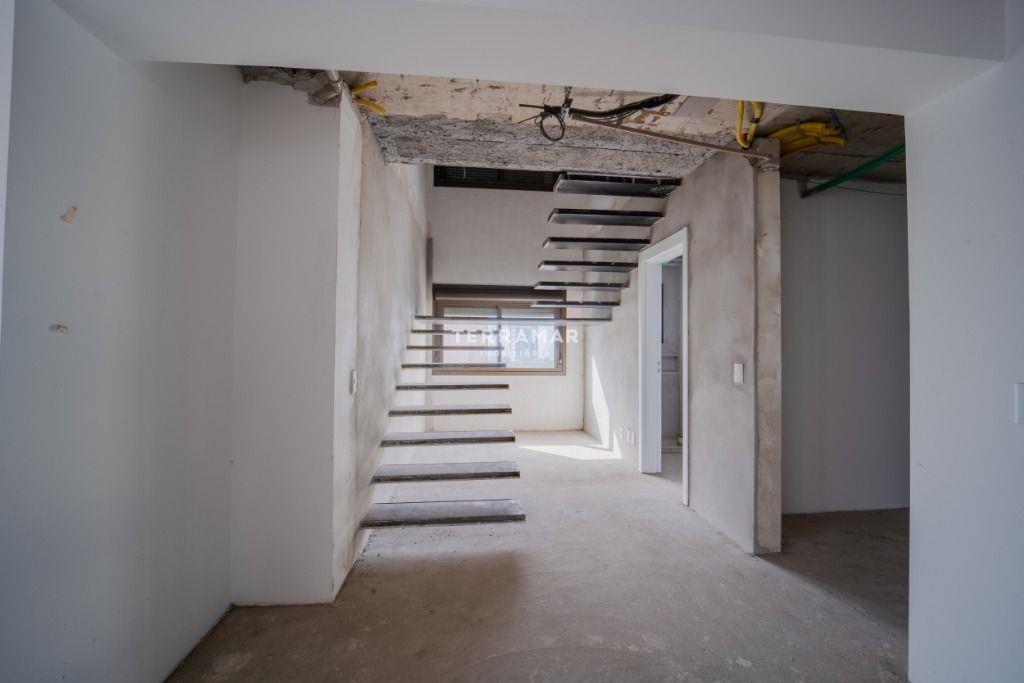 Apartamento Duplex à venda no Centro: 