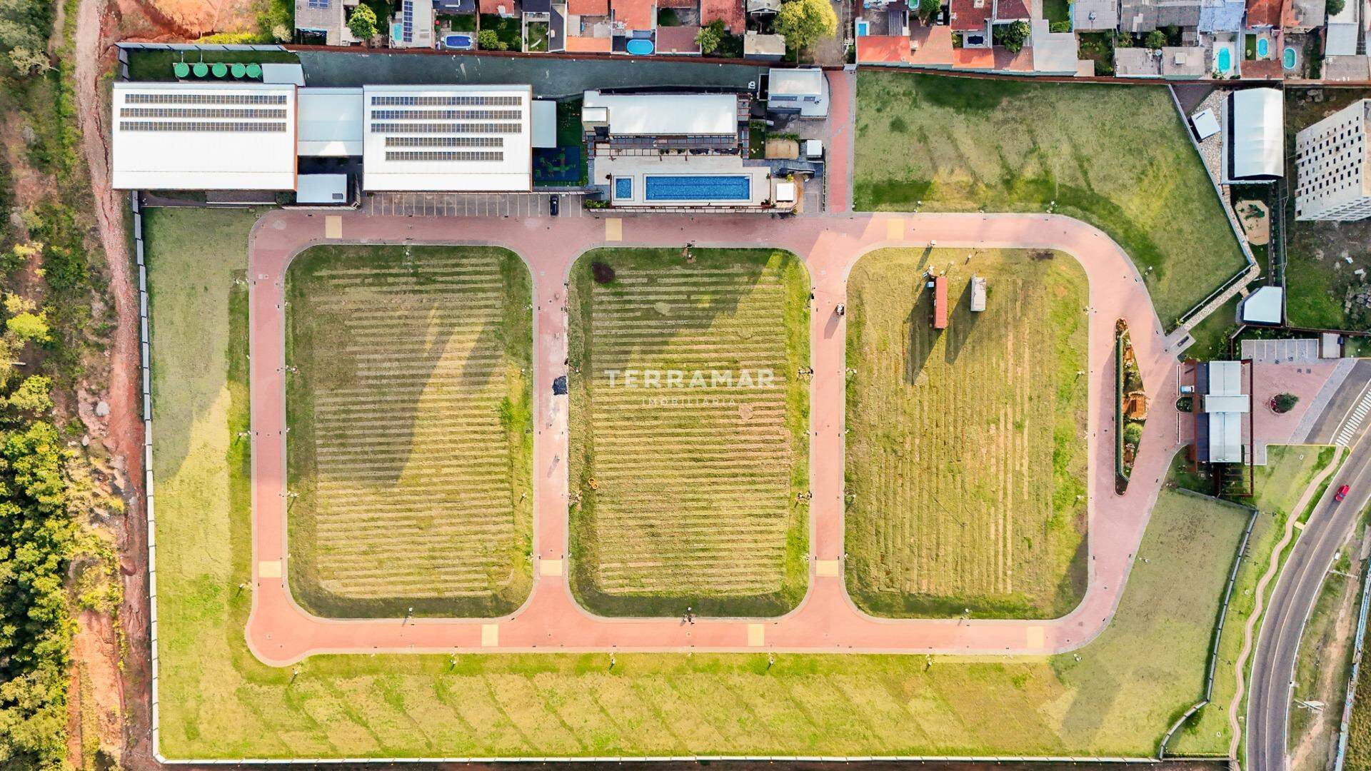 Lote em condomínio à venda no Hamburgo Village The Place: 