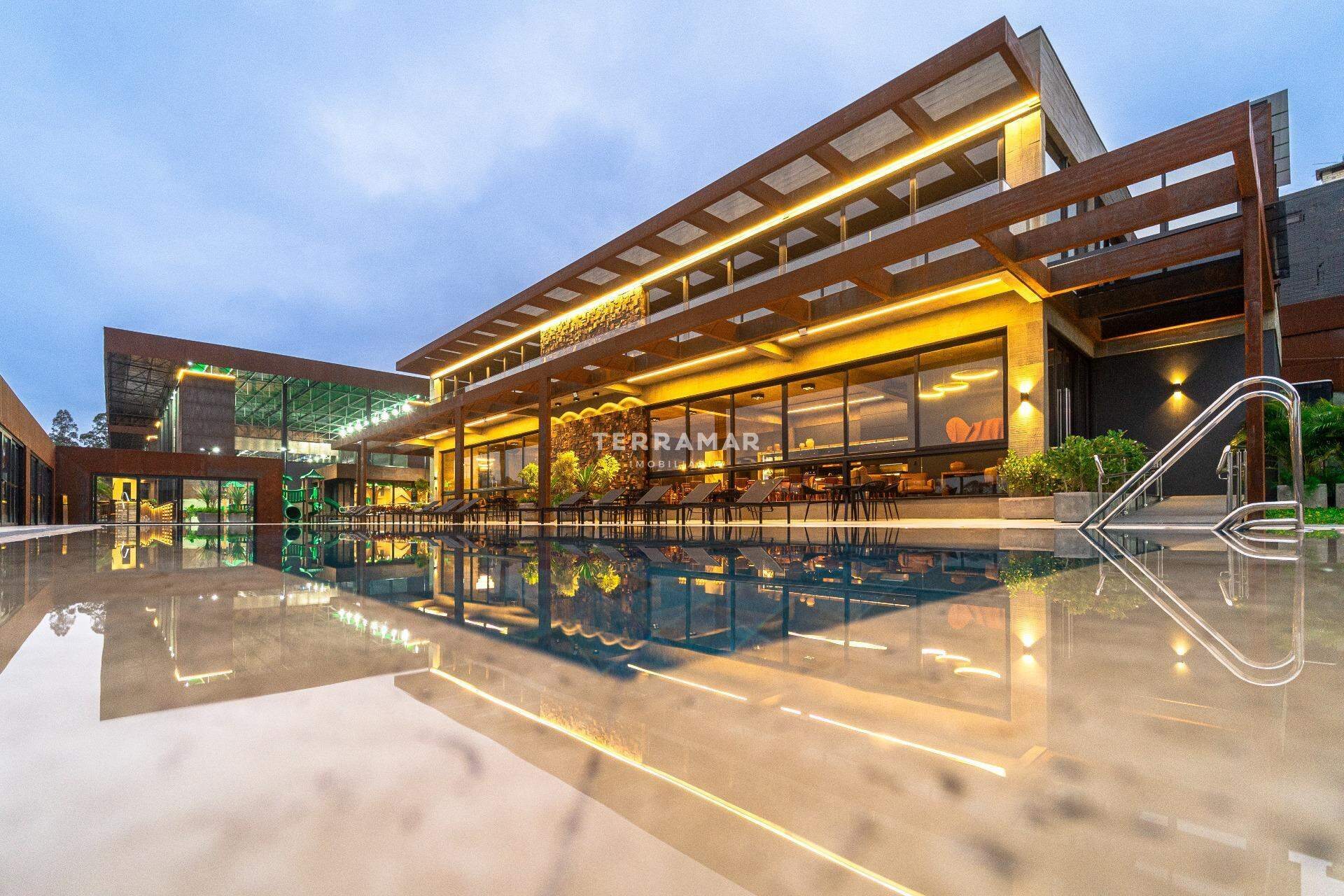 Lote em condomínio à venda no Hamburgo Village The Place: 