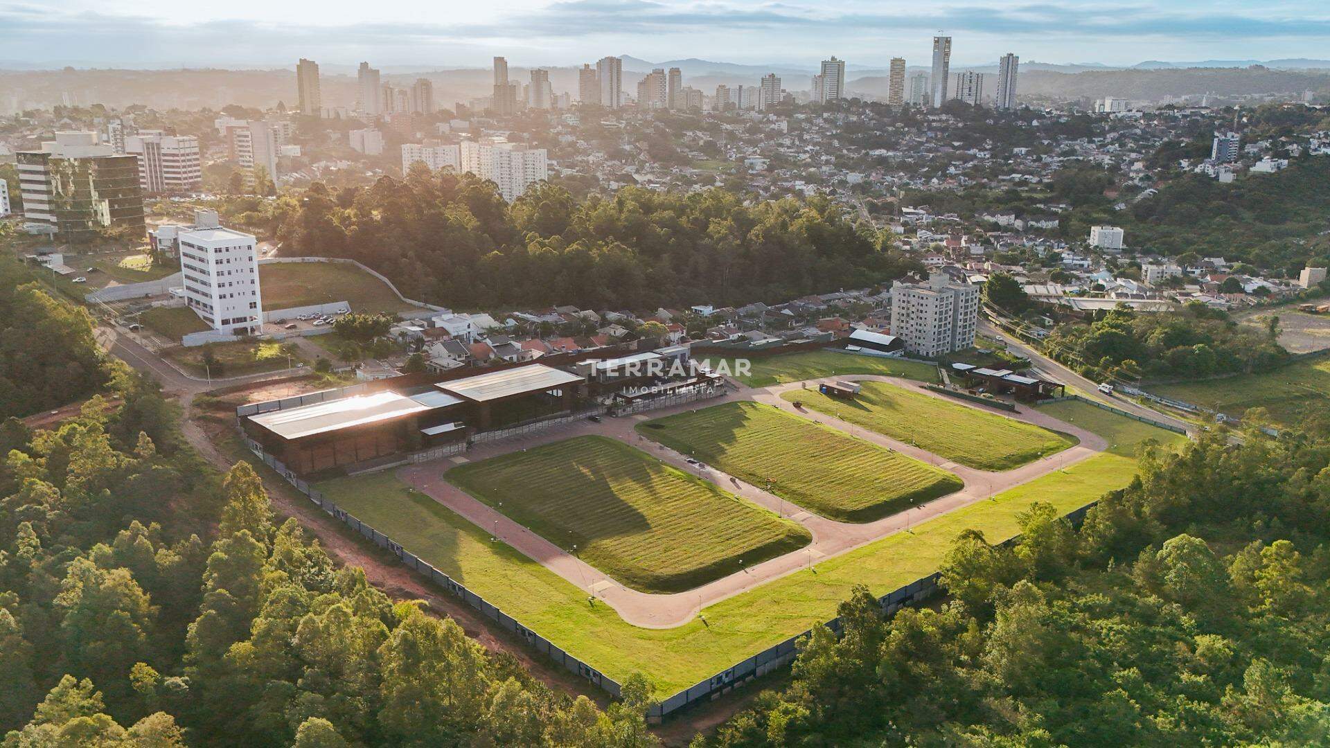 Lote em condomínio à venda no Hamburgo Village The Place: 