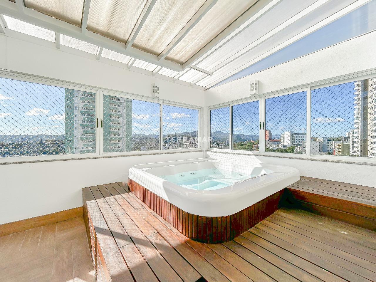 Cobertura à venda no Centro: 