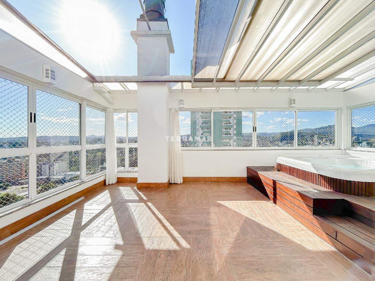 Cobertura à venda no Centro: 