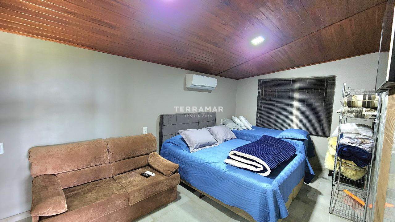 Casa em condomínio para aluguel no Lomba Grande: 