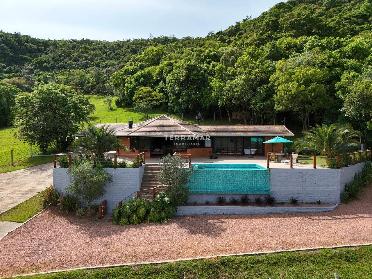 Casa em condomínio para aluguel no Lomba Grande: 