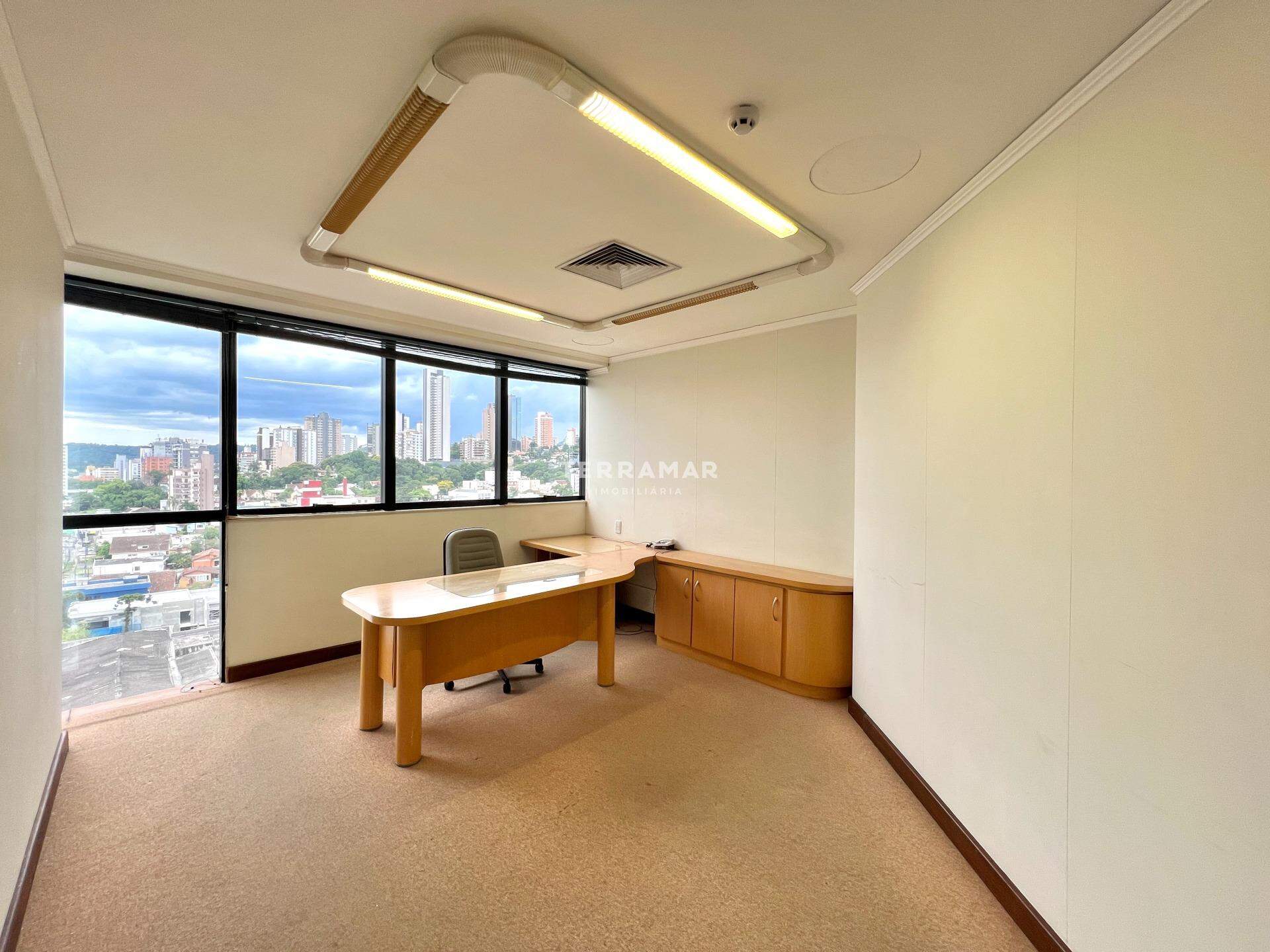 Sala comercial à venda no Centro: 