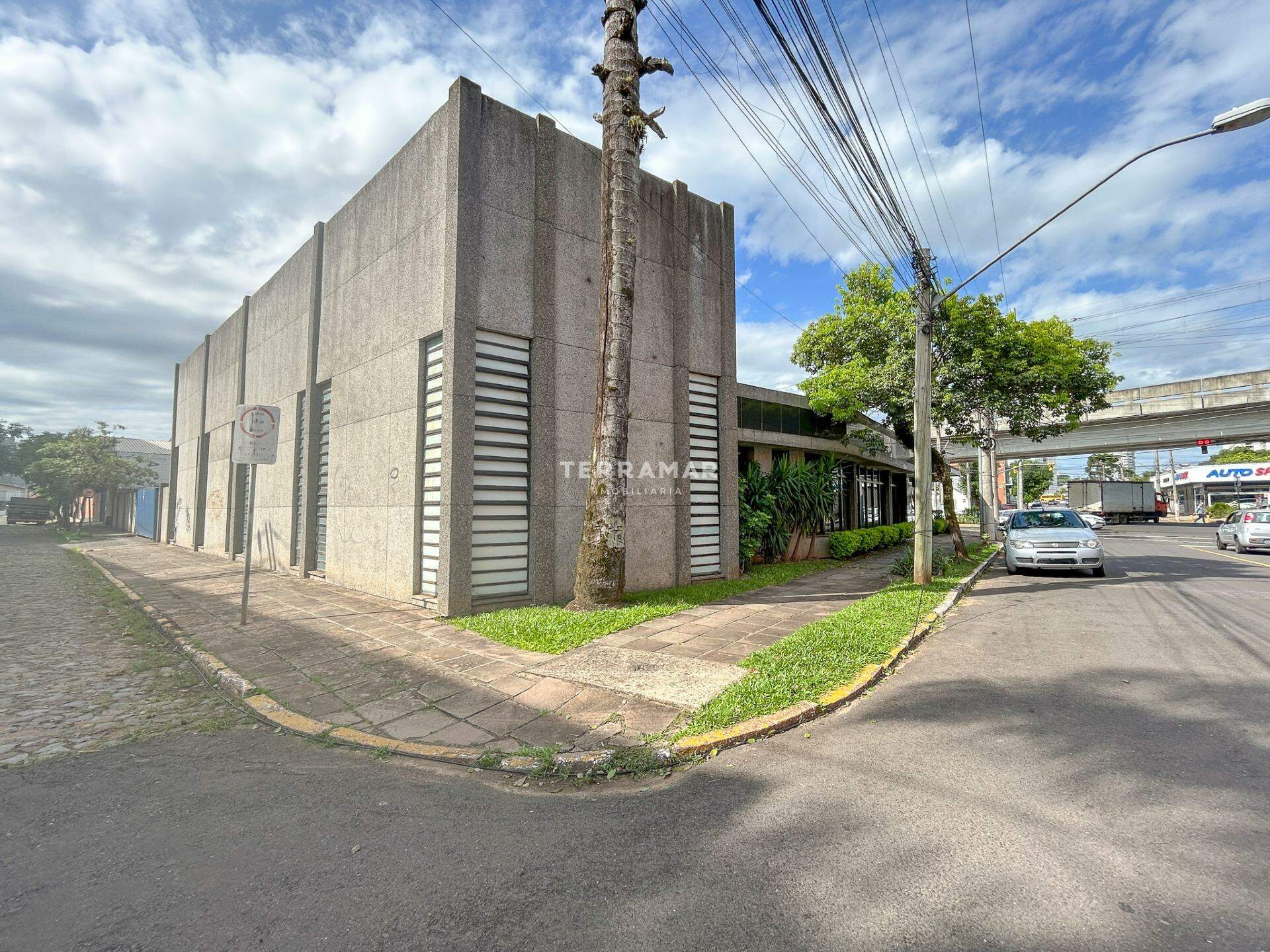 Prédio à venda no Ideal: