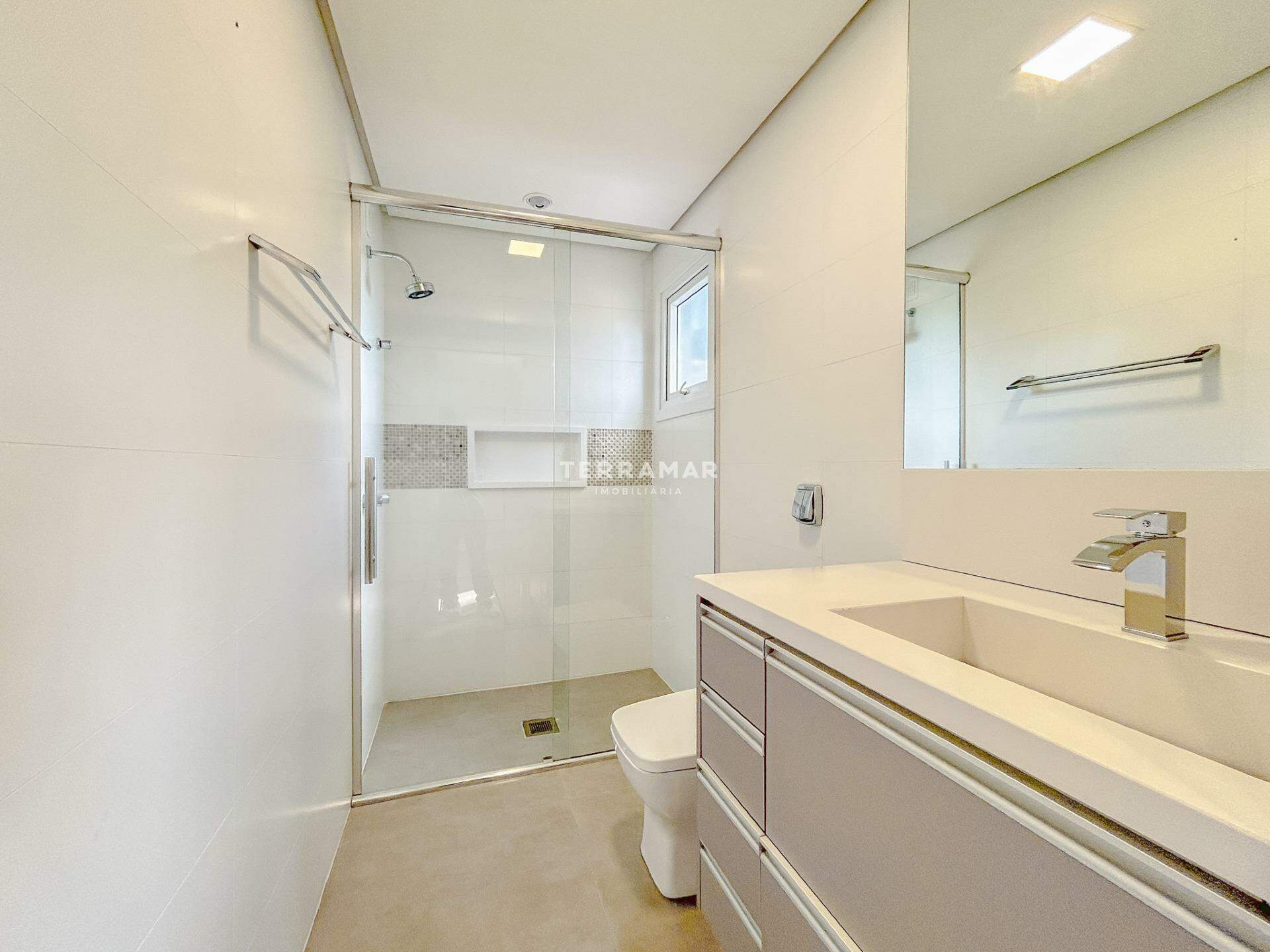 Casa em condomínio à venda no Centro: 