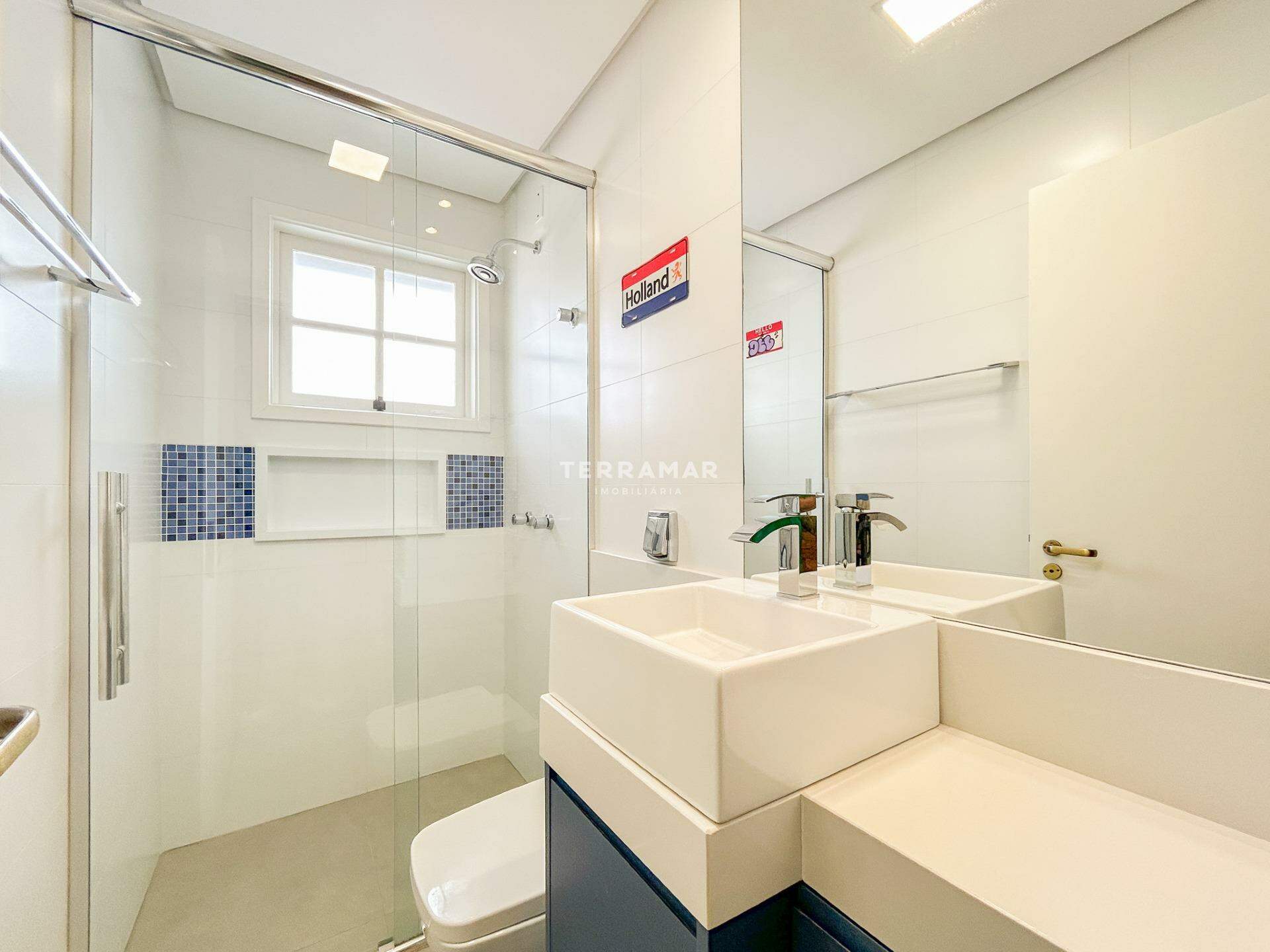 Casa em condomínio à venda no Centro: 
