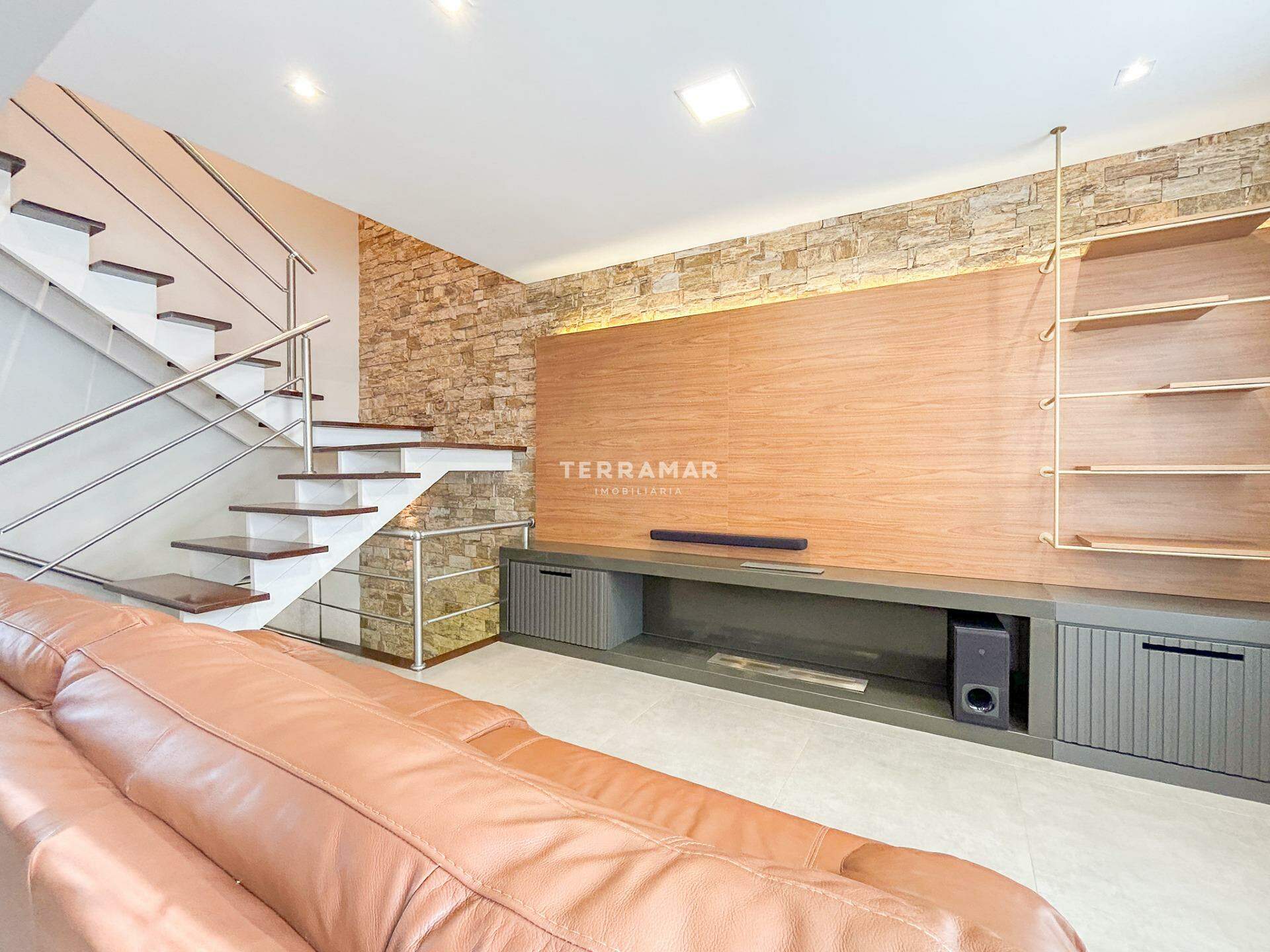 Casa em condomínio à venda no Centro: 